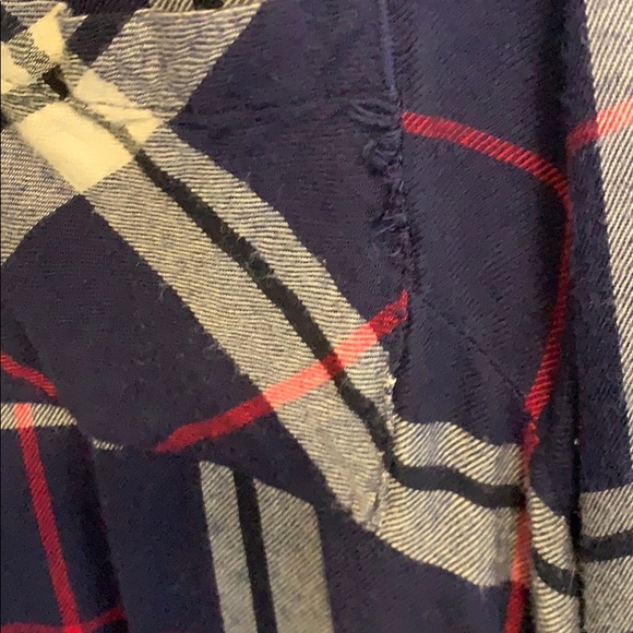 Light weight flannel top - Picture 3 of 3